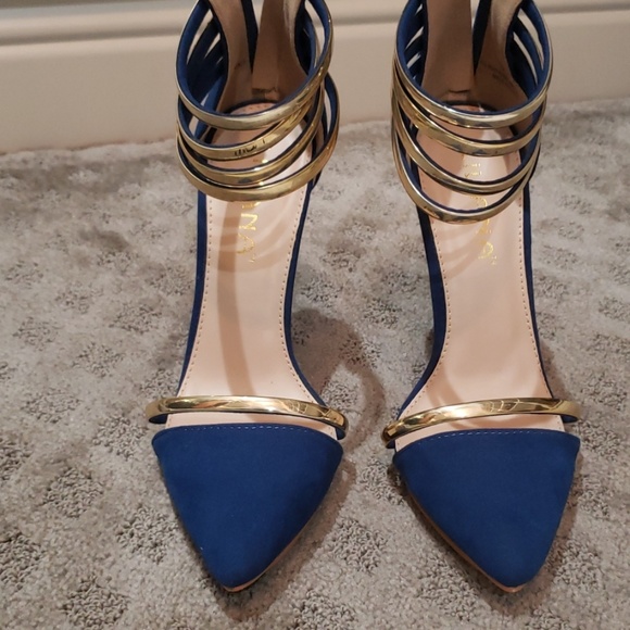 Pumps - Picture 3 of 7